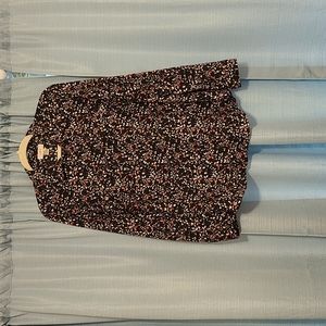 Patterned button down women's top with collar